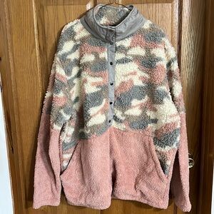 T2D Sherpa Sweater 3XL NWOT